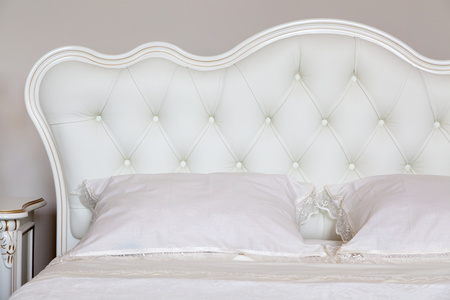 Fancy bed head
